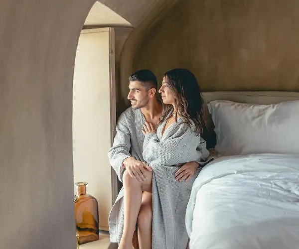 Santorini Sky, The * Pýrgos