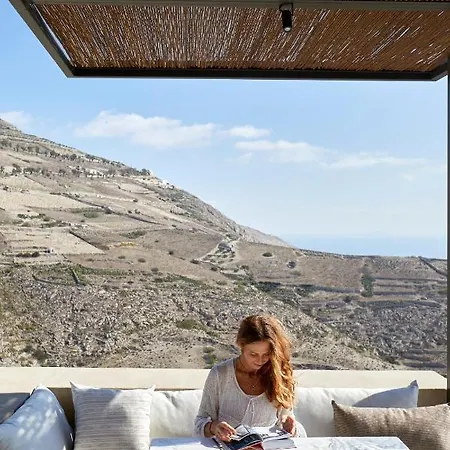 Santorini Sky, The Villa