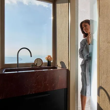 Santorini Sky, The Willa