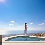 Santorini Sky, The Villa Pýrgos