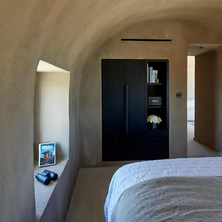 Santorini Sky, The * Pýrgos