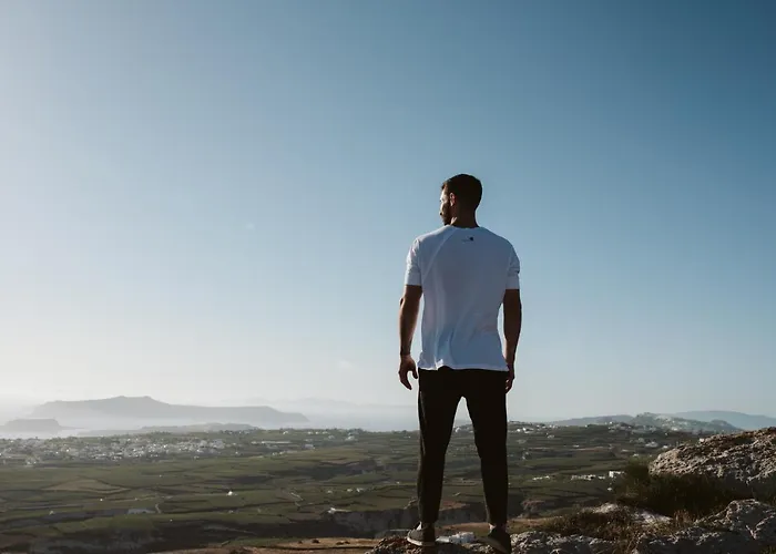 Santorini Sky, The Pýrgos