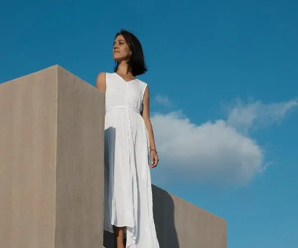 Santorini Sky, The Pýrgos