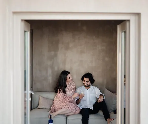 Santorini Sky, The Villa Pýrgos