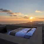 Villa Santorini Sky, The