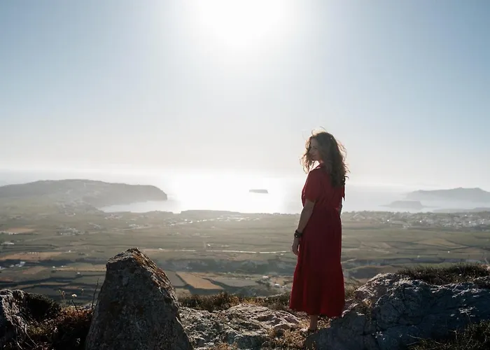 فيلة Santorini Sky, The *