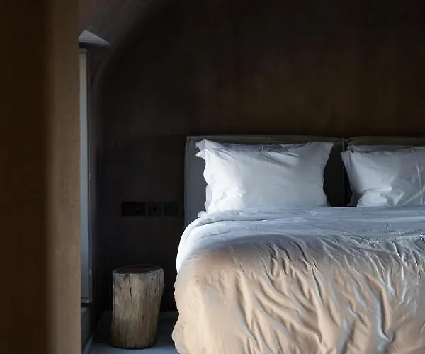 فيلة Santorini Sky, The Pýrgos